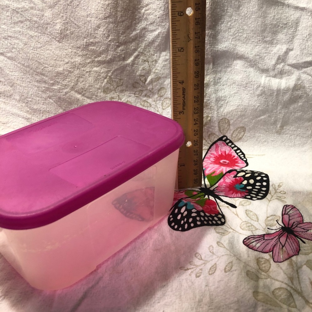 Tupperware freezer mate 700ml with lavender lid